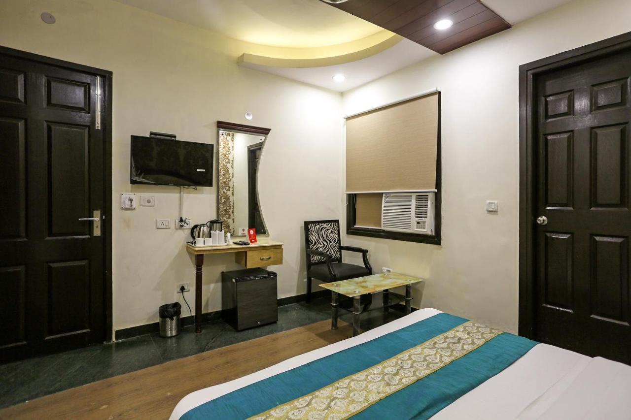 Oyo Hotel Asko International Near Gurudwara Shri Bangla Sahib Nova Deli Exterior foto