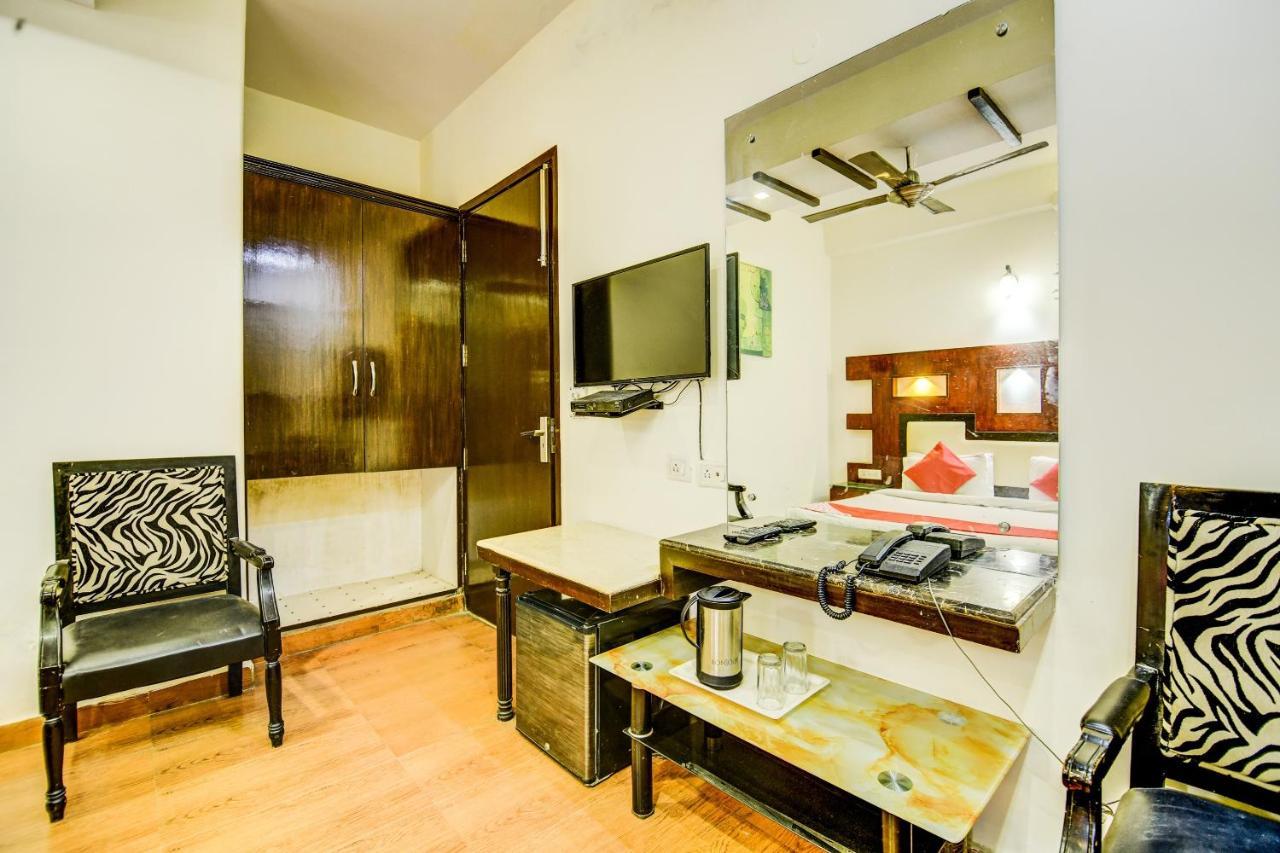 Oyo Hotel Asko International Near Gurudwara Shri Bangla Sahib Nova Deli Exterior foto