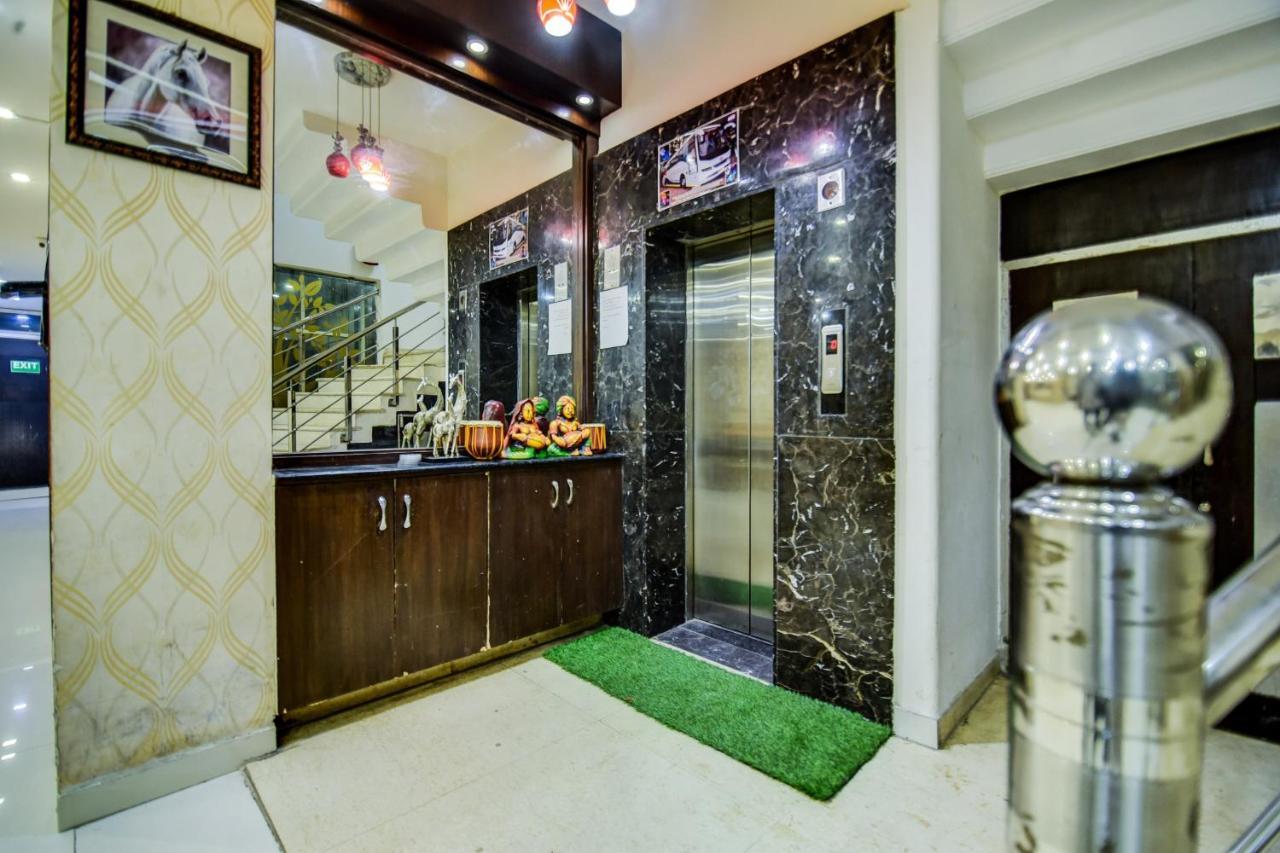 Oyo Hotel Asko International Near Gurudwara Shri Bangla Sahib Nova Deli Exterior foto