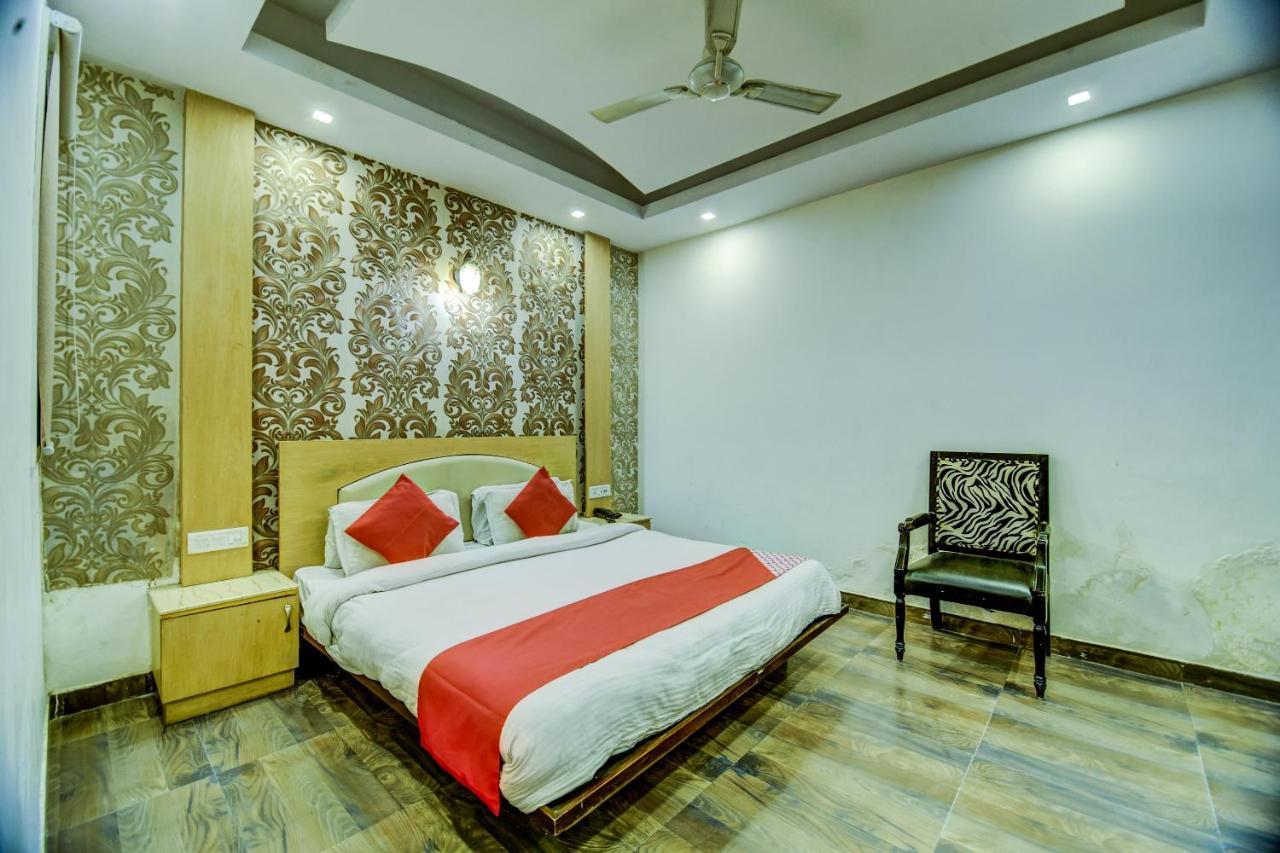 Oyo Hotel Asko International Near Gurudwara Shri Bangla Sahib Nova Deli Exterior foto